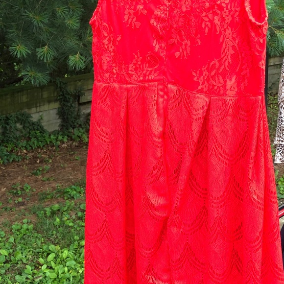 Red dress - Picture 4 of 4